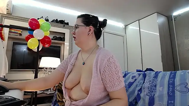 ILoveToFeelU's cam snapshot