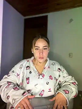 Hillary_Well's cam snapshot