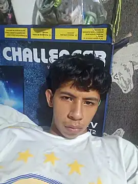 Carlos_Albert02's cam snapshot