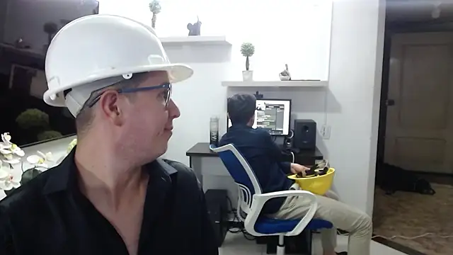 dylan_santiago_'s cam snapshot