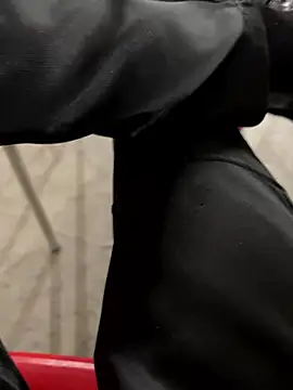 petiteyanel's cam snapshot