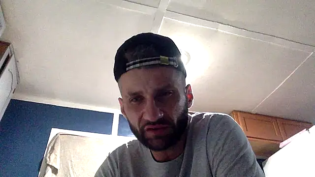 sexyhotstud12 live sex cam