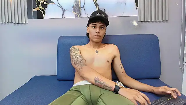 Frayhot777 live sex cam