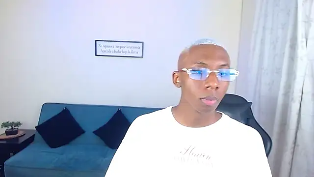 Miilo18 live sex cam