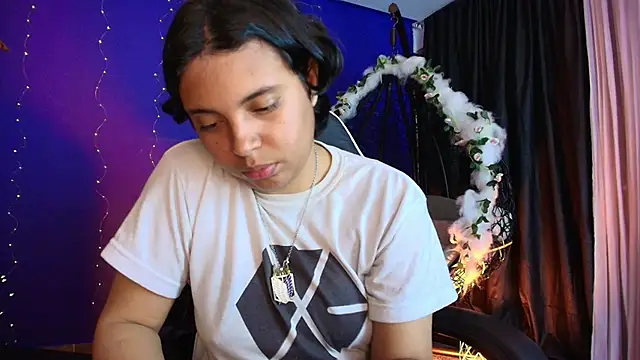 Emmapark_'s cam snapshot