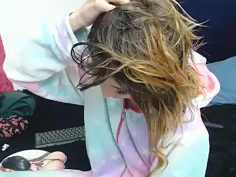 KratosAfroditacs live sex cam