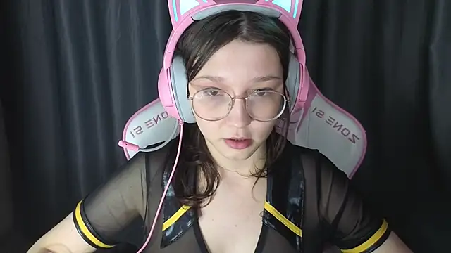 Pink-Aura-'s cam snapshot