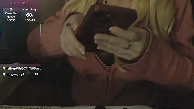 mila_von_tease's cam snapshot