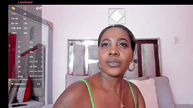 Emilly_roaa's cam snapshot