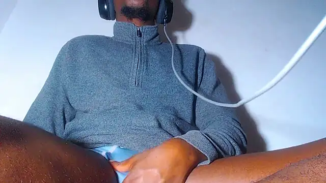 charly_vergonti1's cam snapshot