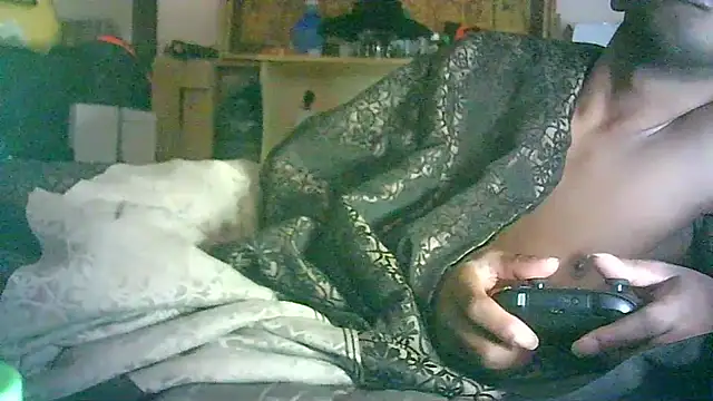 ON3YOULLN3VER_FIR3's cam snapshot