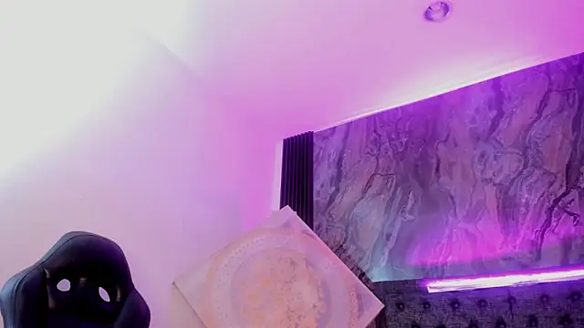 Alicee_Stonee_'s cam snapshot