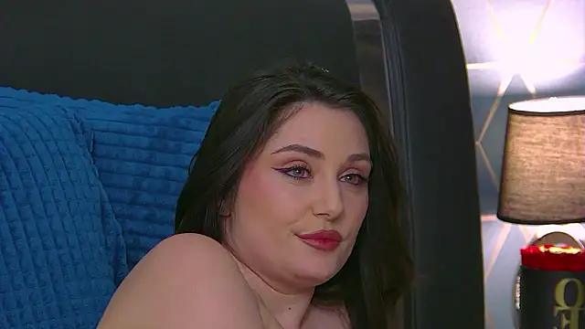 KassieWeins live sex cam