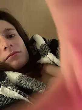 GoldenPussy1329 live sex cam