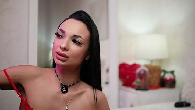 MaraJolie live sex cam