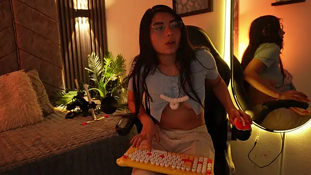 1Anya's cam snapshot