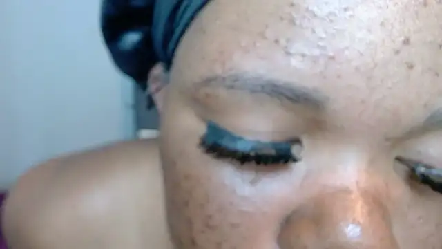 ChubbyBuddyxXx's cam snapshot