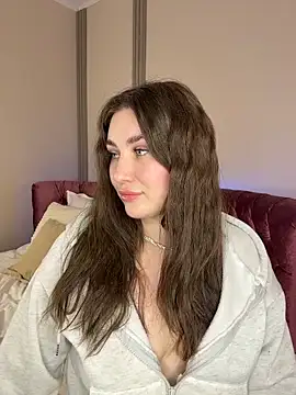 KiraBarlows live sex cam