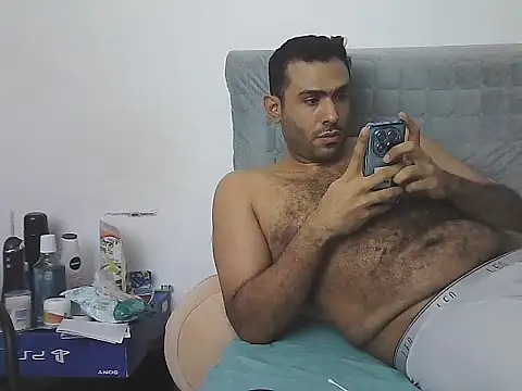 AlphaLatinoBear's cam snapshot