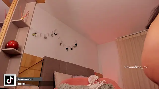Alexandra_ra live sex cam