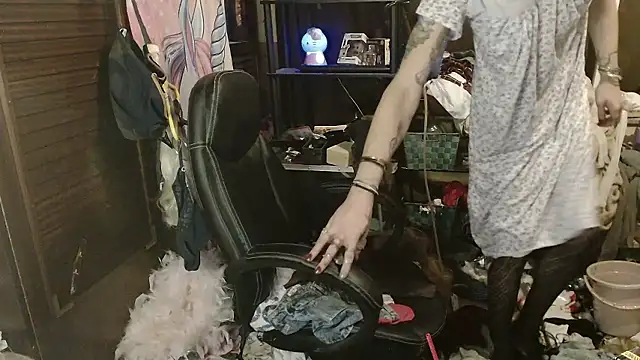 Ombeline1 live sex cam