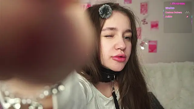 AmiLewis live sex cam