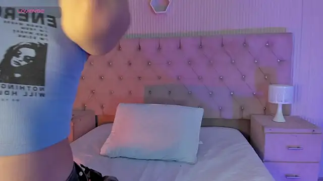 VictoriaMonroee_ live sex cam