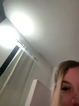 lanahot-77 live sex cam