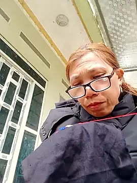 bella-la's cam snapshot