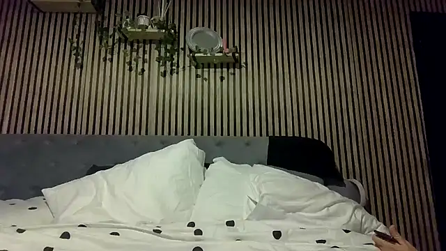 poppyinga1's cam snapshot