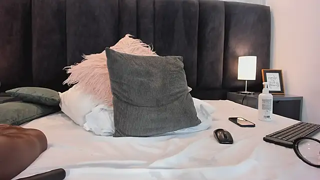 Freyaa__'s cam snapshot