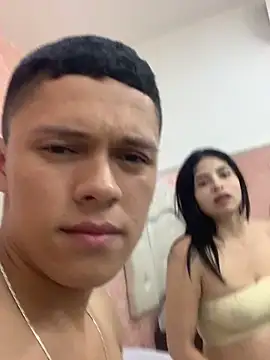 KarlyAndDavey live sex cam