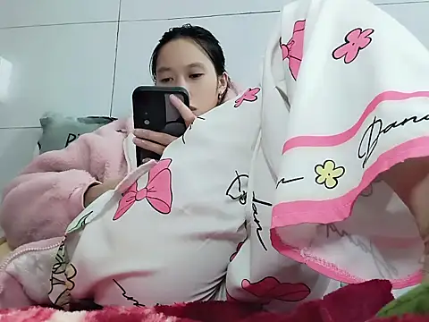 Tuyet696 live sex cam
