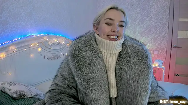 LillyMoure_ live sex cam