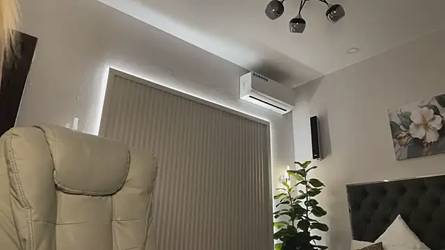 OhMyEmma live sex cam