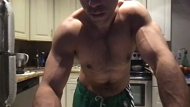 BigGuyMuscle live sex cam