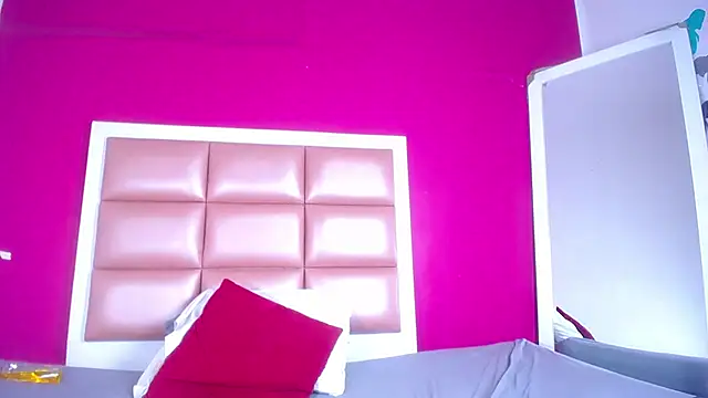 ebonny_suggarmommy1's cam snapshot