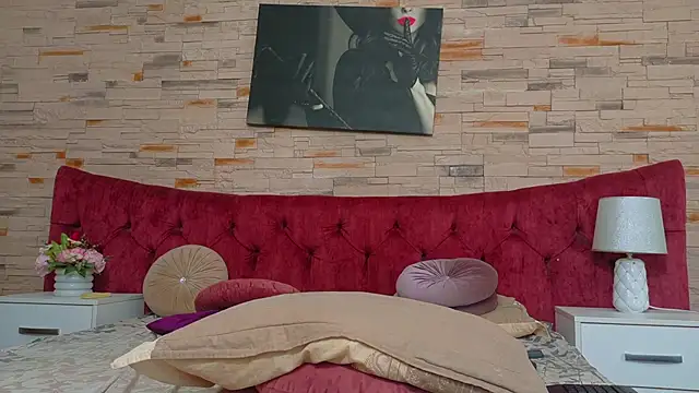 YasmineSly live sex cam