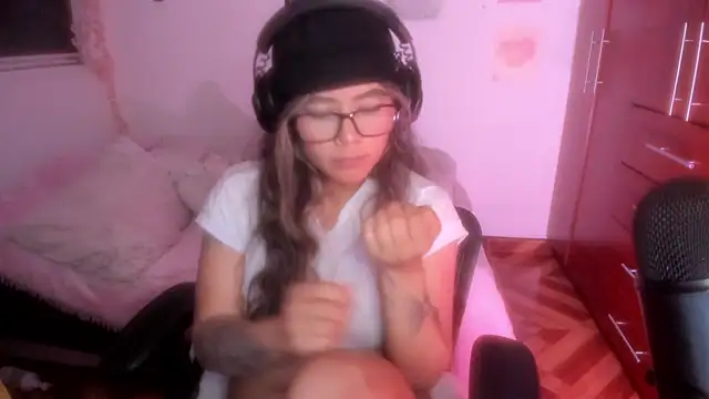 StephaniFox's cam snapshot