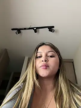 lunablossom_ live sex cam