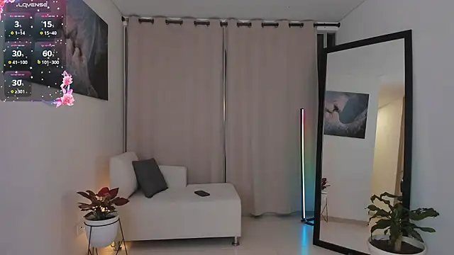 roxie_gates_ live sex cam