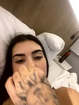 fer-nanda's cam snapshot