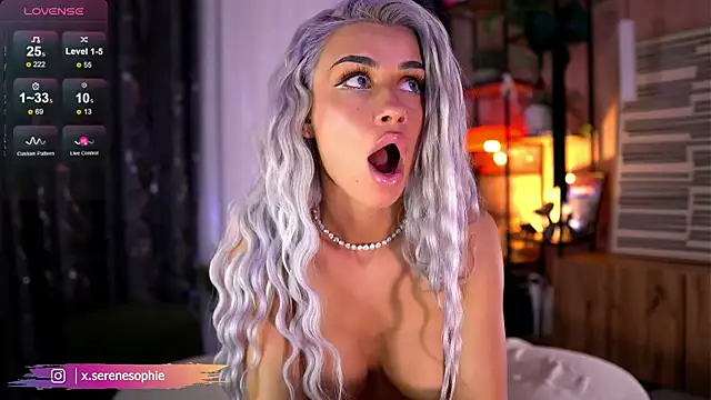 Serene_Sophiex's cam snapshot
