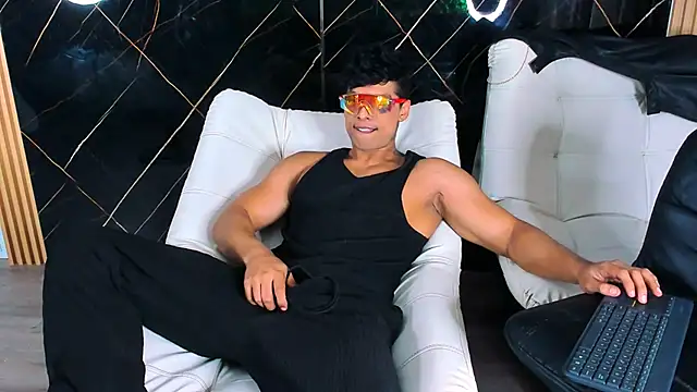 Owen_Muzcle live sex cam
