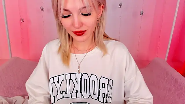 LisaFoxyMe's cam snapshot