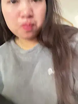 Nhung584 live sex cam