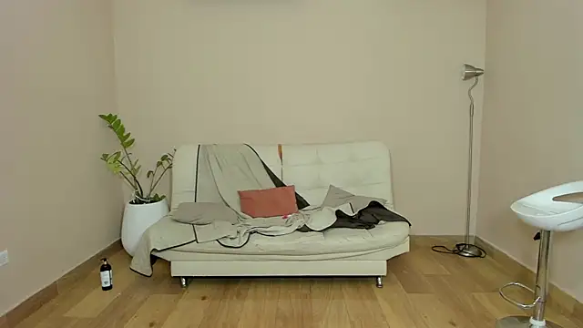 Goodlatin_girls's cam snapshot