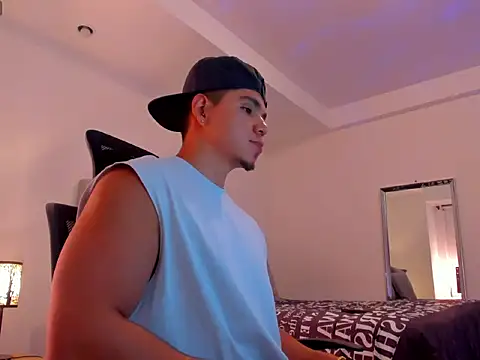 CHIRS_MORGANS live sex cam