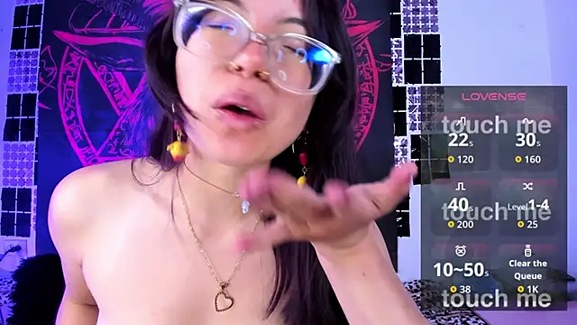 UchikyDoll live sex cam