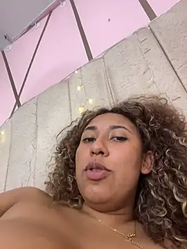 lauraltt live sex cam